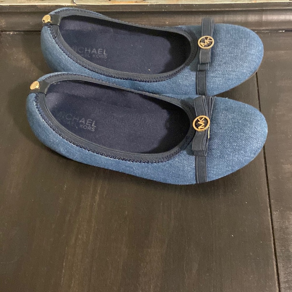 Michael Kord kids flats